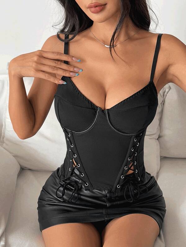 Fashionable Seamless Tight-Fitting Bandeau Bra, Simplistic Sexy Bralette With Criss-Cross Strap Design, Waist Cinching, Underwire