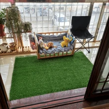 1 pièce Matériau de décoration de micro-paysage de pelouse de mousse artificielle, mousse fausse/tapis extérieur de plantes vertes, convient pour la cour arrière, le gazon artificiel, le tapis synthétique d'intérieur/extérieur, le jardin, la terrasse, l'herbe pour chien, résistant à l'usure, anti-vieillissement, fibres d'herbe surélevées, clôture artificielle de haute qualité, pelouse artificielle, idéale pour le paysage, tapis de filtration d'eau, grand tapis pour animaux de compagnie, tapis antidérapant, ceintures vertes, terrasse, terrain de football, terrain de golf