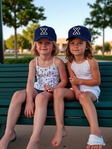 1顶儿童A-Z字母海军蓝棒球帽，时尚男女童运动遮阳帽，可调节帽带，3-8岁儿童返校必备