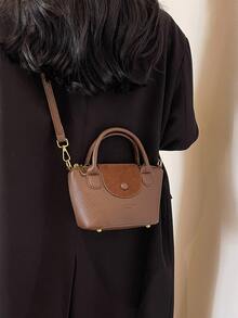 新款冬季时尚经典小丑纯色PU包，字母图案装饰方形包，防水材质斜挎包，适合旅行、购物、通勤、节日、派对等场合 - 咖啡棕 - 查看 4