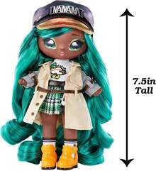Na! Na! Na! Surprise Glam Series 2 Muñeca Mallory Duckington, La muñeca es suave para abrazar y se puede colocar para exhibir. Incluye: muñeca de moda, sombrero, un atuendo, zapatos y llavero inspirado en animales. El sombrero no es extraíble. - Multicolor - Ver 4