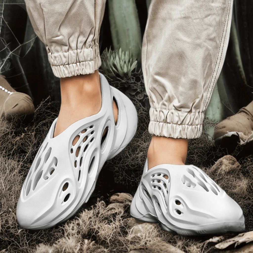 Foam Runners Shoes For Men Women, Soft Cloud Slides Slippers Non-Slip Walking Sandals, Beach Platform Pillow Sandals Lightweight Slip-On Foam Runners, Outdoor Quick-Drying Sports Slides - trắng - Xem 1