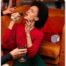 全新热销 K12 蓝牙音箱便携式家用可爱卡拉 OK 迷你无线音响带麦克风 K 歌家庭唱歌机带 2 个麦克风 - 白色 - 查看 5