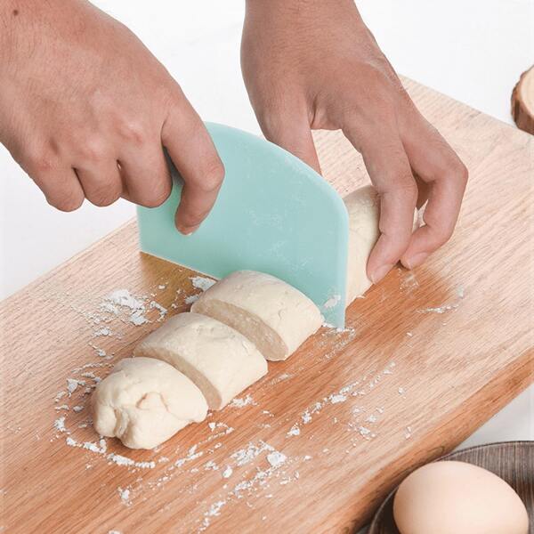 Multi-Purpose Baking Tool Set - Plastic & Silicone Dough Cutter With Soft Handles, Suitable For Pastries And Bread Making