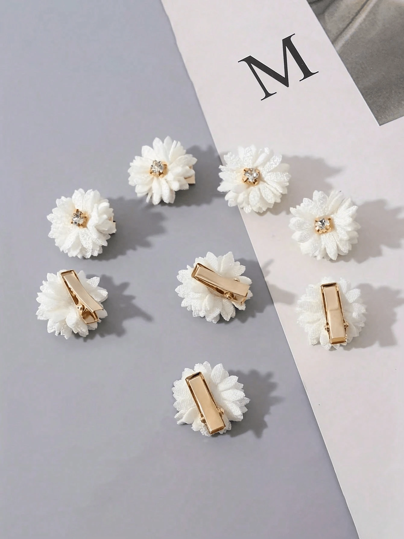 Set da 8 mollette per capelli a forma di margherita bianca, nuovi accessori per capelli bianchi alla moda, adatti per San Valentino, feste, acconciature quotidiane, regalo per la festa della mamma/piccola sorpresa, lavare a mano, mollette intrecciate, accessori per capelli - Multicolore - Visualizzare 1