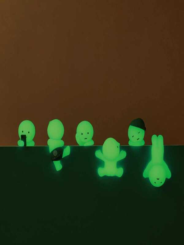 1pc Random Glow-In-The-Dark Figurine, Blind Bag Packaging, Made Of High-Quality Material, Suitable For Phone Decoration, Computer Screen Decoration, Tablet Decoration, Car Interior, Family Surprise Gift, Birthday Gift, Valentine's Day Gift, Graduation Season Gift Exchange