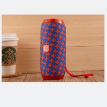 Altoparlante bluetooth senza fili portatile da esterno con cavo di ricarica e cavo AUX - Subwoofer audio senza fili con slot USB/scheda TF per audio surround 3D, altoparlante stereo TWS con bassi profondi, vivavoce, FM, riproducibitlità da scheda TF/USB - Design a sospensione con cavo di ricarica e cavo AUX, compatibile con smartphone, tablet, TV, computer, adatto per auto/interno/danza/ciclismo - Ideale per uso esterno.