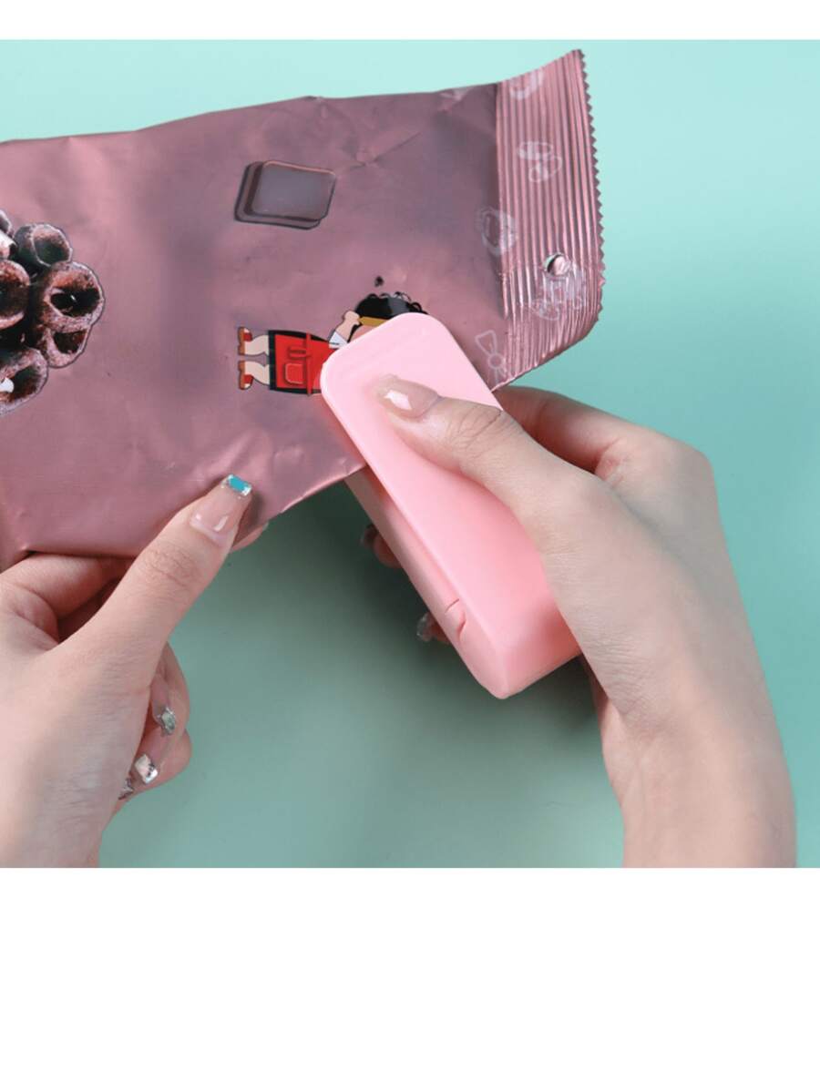 便携式迷你零食封口机 - 随时随地保持食物新鲜美味！（不含电池）