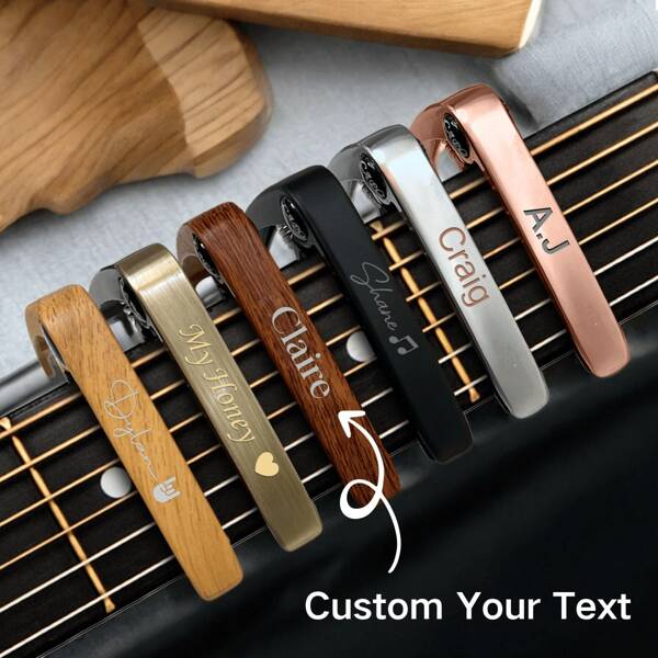 Maßgefertigter Gitarren Capo aus Metall, personalisierter lasergrravierter Gitarren Stimmgerät mit Namen, Musikzubehör für Akustikgitarre/Ukulele, Geschenk für Gitarristen, Geburtstagsgeschenk für ihn, Geschenk für Vater, Freund, Musiker, personalisierte Geschenke für Gitarrenspieler