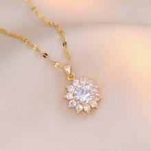 Collier Soleil Raiponce, accessoire de mariage à la mode plaqué or, pendentif Soleil opale, ras du cou Raiponce, cadeau pour femmes et filles. Collier Soleil mythique en acier inoxydable, simple et luxueux, à la mode et décontracté, style rétro, idéal pour les rassemblements, les fêtes, les vacances et autres activités. À porter (sac en plastique).