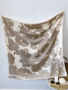 1件女士优雅印花缎面方巾，透气防紫外线，休闲风格装饰披肩，适合搭配连衣裙 - B-米色 - 查看 2