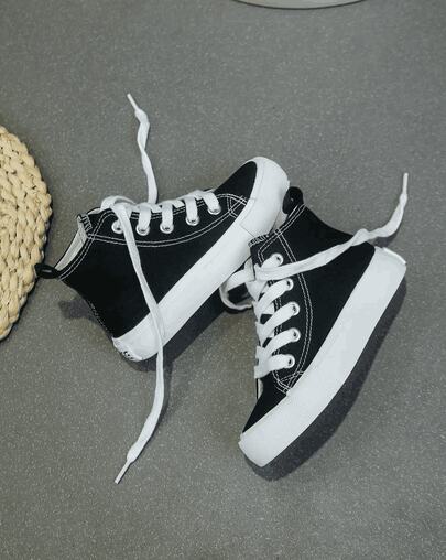 Tenis tipo botín para bebé niña y niño Zapatilla urbano de lona slip on ajustable de niño –Suela Blanda Tela Suave  Calzado cómodo casual escolar rojo blanco negro – Zapatos básicos primaverales hechos en México – Tallas 12MX a 21MX – Choclo infantil para diario y eventos Color Negro Blanco Suela Antideslizante ideales para vacaciones cualquier estación del año escolares actividades físicas
