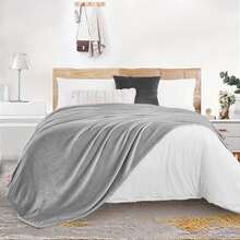 Soft Blanket, Throw, Or Quilt For A Double Or Single Bed Made Of Fleece Or Flannel – Lightweight, Warm, Cozy, And Comfortable, Perfect For All Seasons. Ideal For The Sofa, Bed, Picnics, Travel, Camping, And Everyday Use. Brings Warmth To The Living Room And Bedroom. A Great Gift Idea For Mom, Friends, And Home Decor Lovers. Available In A Variety Of Colors And Sizes To Suit Every Need. - Xám nhạt - Xem 4