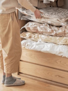 1/6pcs Vacuum Storage Bags, Clear Quality Compression Bags, Multi-Functional Vacuum Bags, Foldable Compression Bags Suitable For Travel Essentials, Clothes, Bedding, Blankets, Easily Portable Storage Bags With Hand Pump, No Electricity Required, Suitable For Decorative Items, Holiday, Room, Home, Bedroom, Dresses, Pants, Shoes, Jeans, Boots - Multicolor - View 9