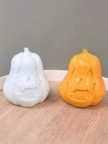 1个万圣节精致南瓜硅胶模具 - 独特的万圣节南瓜眼嘴穿孔设计，适用于万圣节礼物装饰、香薰蜡烛制作，并可通过铸造、灌溉和树脂等多种技术制作。它具有高度的耐热性，也可以重复使用。 - 白色 - 查看 4
