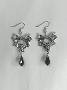 1 Pair Goth/Punk Style Black Crystal Bat Earrings, Suitable For Women Everyday Wear - A - View 1