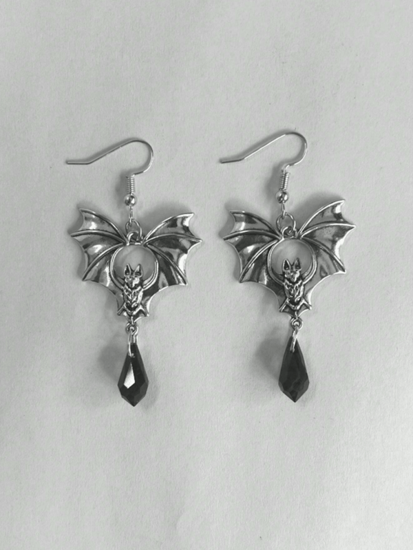 1 par de aretes de murciélago con cristal negro en estilo gótico/punk, aptos para uso diario de mujeres