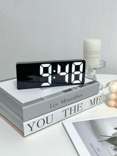 1 件多功能桌面 LED 闹钟，带计时功能，学生用数字电子钟，简约镜面闹钟，显示时间、日期、温度，3 种亮度等级，双电源，适用于家庭、办公室、宿舍 - 您安静的睡眠伴侣房间装饰卧室装饰宿舍装饰返校学校装饰学校惊喜