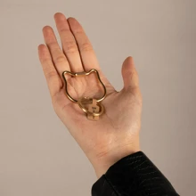 BLKSMTH 1pc Solid Color Cat Shaped Casual Copper Keychain, All Season