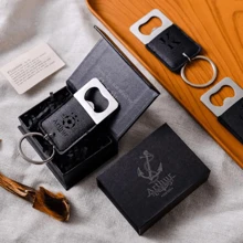 Personalized Faux Leather Keychain Bottle Opener, Customizable Groomsmen Gift, Customized Name Bottle Opener, Party Favors, Men's Practical Gifts, Gifts For Dad, Gifts For Boyfriend, Birthday Gifts, Suitable For All Seasons