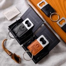 Personalized Faux Leather Keychain Bottle Opener, Customizable Groomsmen Gift, Customized Name Bottle Opener, Party Favors, Men's Practical Gifts, Gifts For Dad, Gifts For Boyfriend, Birthday Gifts, Suitable For All Seasons