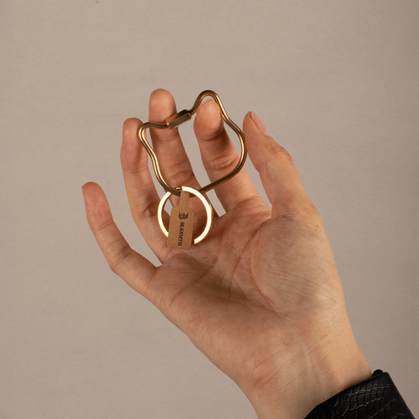 BLKSMTH 1pc Solid Color Cat Shaped Casual Copper Keychain, All Season