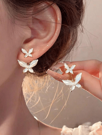 זוג אחד עגילי פרפר מינימליסטיים אלגנטיים, עיצוב אישי אופנתי, מתאים ללבוש יומיומי ופסטיבל לנשים