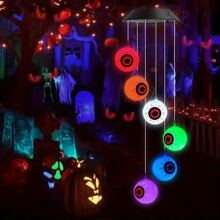 1 Stück Solar betriebenes Ahornblatt Windspiel mit farbwechselnder Nachtbeleuchtung - Gruseliges Glühauge Atmosphäre Solar Halloween Windspiel, ideal für Außenbereich, Schlafzimmer, Terrasse und Gartendekoration - Perfekte Halloween Außendekoration, Weihnachts-Außendekoration, Halloween Dekoration, Licht Heimdekoration, Party Dekoration, Halloween Dekoration, Raumdekoration, Halloween Gartendekoration als Geschenk, Fairy