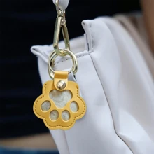 1pc Pet Hair Storage Keychain, Cute Dog Paw Shape, Collect & Store Cat/Dog Hair Keepsake, Suitable For Hanging On Baby, Keys, Mobile Phone Cases