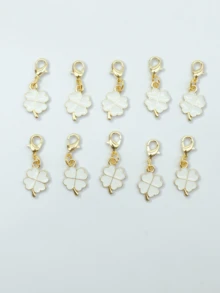 10 件四叶草幸运钥匙扣幸运三叶草吊坠钥匙圈圣帕特里克节礼物毕业典礼、婚礼、典礼和包装装饰学校汽车配件可爱哥特 Y2k 的完美礼物