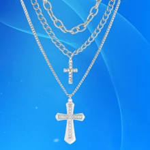 Colar Minimalista de Moda Nova com Pendente Multicamada Oco Coração e Cruz, Adequado para Uso Diário Tanto por Homens Quanto por Mulheres