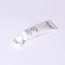 Lancôme 兰蔻 UV EXPERT AQUA GEL 10ml 迷你装，SPF 50 PA++++，提供隐形防晒保护，富含抗氧化剂的维生素 E。 - 白色 - 查看 3