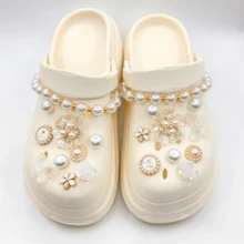 20 件仿珍珠花 ABS 树脂材质蝴蝶吊饰套装，适用于鞋子的饰品