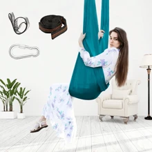 59"X110" Hängematte mit 360 Grad drehbarem Ring, elastisch, inklusive Zubehör, geeignet für Yoga, Camping und Picknicks
