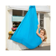 59"X110" Hängematte mit 360 Grad drehbarem Ring, elastisch, inklusive Zubehör, geeignet für Yoga, Camping und Picknicks