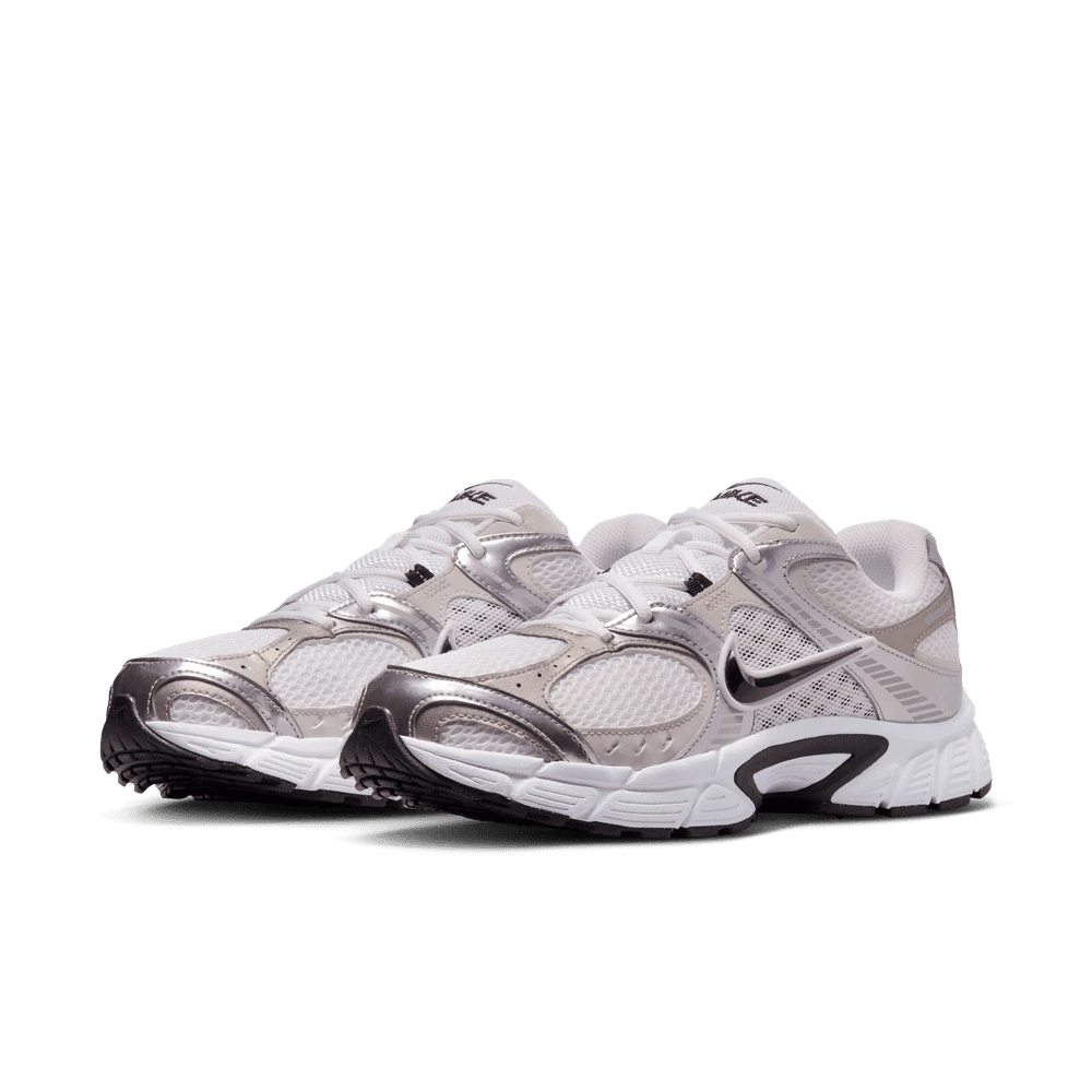 Nike V5 RNR 舒适柔软防滑耐磨低帮跑步鞋 男款白银 HJ5228-104 - 白灰色 - 查看 1