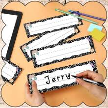 40 قطعة من لوحات الاسم للعودة إلى المدرسة لأسطح المكاتب في الفصول الدراسية، ديكور الفصل الدراسي 9 * 3 بوصة، لوحات اسم المكتب لبطاقات اسم الطالب، روضة الأطفال والتنظيم قبل المدرسة