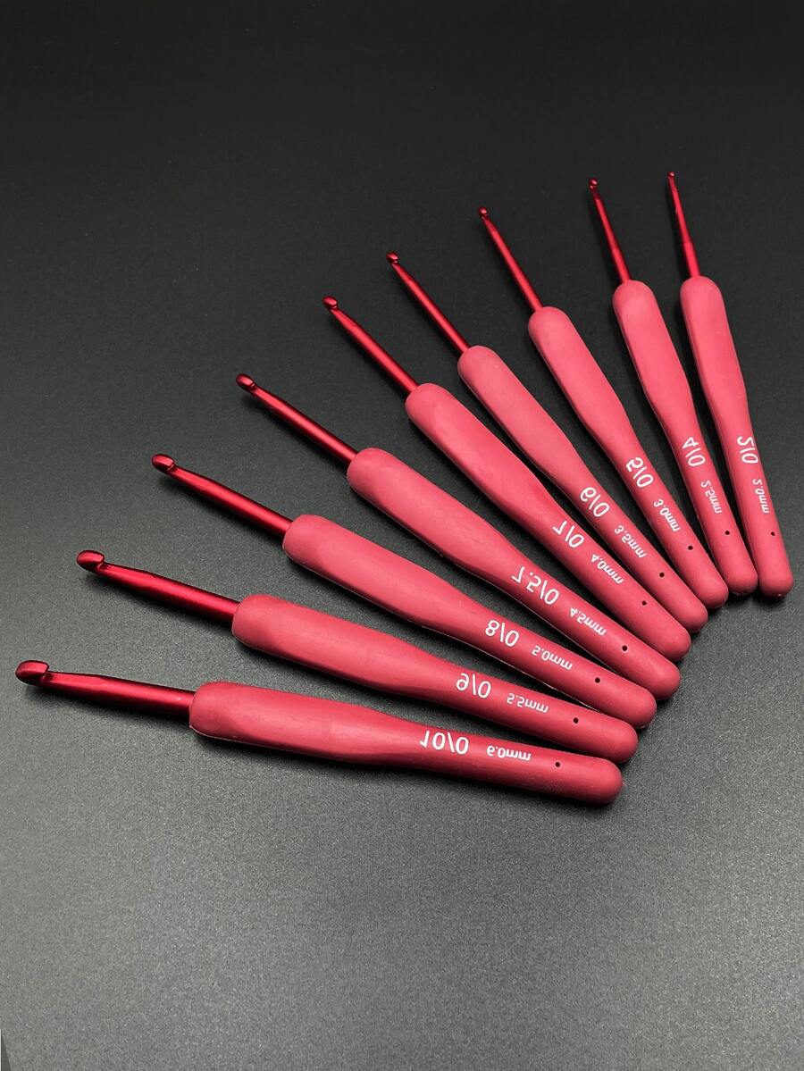 1pc Soft Handle Crochet Hook Set, 2.0-6.0mm, DIY Handcraft Knitting Tool, Aluminum Oxide Crochet Hooks With Silicone Anti-Slip Grip - Burgundy - View 1