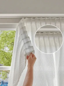 1入組鏡面網紗窗簾，使用勾鈎和環狀貼布簡易自粘安裝，無需鑽孔