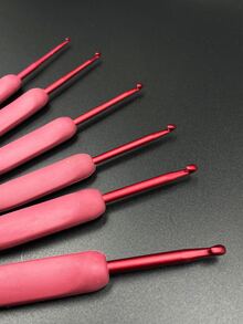 1pc Soft Handle Crochet Hook Set, 2.0-6.0mm, DIY Handcraft Knitting Tool, Aluminum Oxide Crochet Hooks With Silicone Anti-Slip Grip - Burgundy - View 2