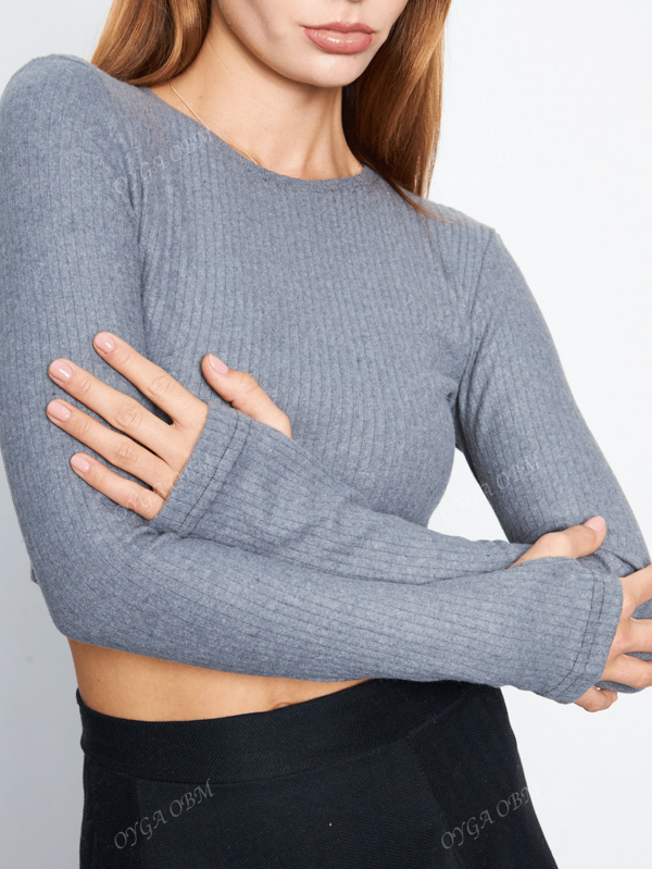 OYGA Geribbelde grijze crop top met lange mouwen en duimgatdetail