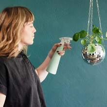 [Dyskoteka Kula Wisząca] Okrągła Szklana Doniczka Z Metalowym Łańcuchem I Drewnianym Pierścieniem, Geometryczne Lustro Wiszące Dyskoteka Kula, Wielofunkcyjne Przechowywanie Do Użytku Wewnątrz I Na Zewnątrz Prezenty Urodziny Ukończenie Szkoły Ręcznie Robione Lustro Szklane Powierzchnia Rzemiosła, Nadaje Się Do Ogrodu Zewnętrznego, Biura, Domu, Dekoracyjnego Rzemiosła