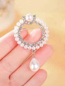 1pc Pearl Flower Wreath Brooch, Elegant Rhinestone-Studded Alloy Pin, New Design For Women, Wholesale Factory Direct