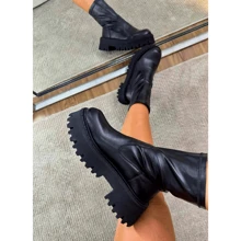 Bota Feminina Chelsea Tratorada Cano Médio em Strech - Improvizzo