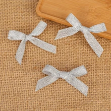 100 Peças Gravatas Borboleta de Poliéster Douradas e Prateadas, Ideais para Casamento, Chá de Panela, Decorações de Festa, Natal, Halloween, Páscoa, Ação de Graças, Embrulho de Presentes Festivos e Acessórios Têxteis Domésticos