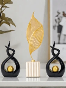 A Premium Luxurious Decorative Flame-Shaped Figurine, Suitable For Placing On TV Cabinets, Bar Cabinets, Or Bedside Tables As Decor Or As A Christmas/Anniversary Gift For Friends And Family