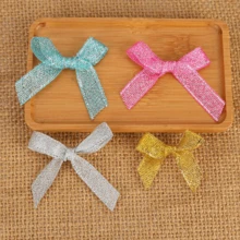 100 Peças Gravatas Borboleta de Poliéster Douradas e Prateadas, Ideais para Casamento, Chá de Panela, Decorações de Festa, Natal, Halloween, Páscoa, Ação de Graças, Embrulho de Presentes Festivos e Acessórios Têxteis Domésticos