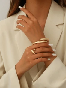 2 件套简约优雅光泽线条水滴形金手镯和粗戒指首饰套装，适合女性日常佩戴、派对、约会和礼物 - 金黃色 - 查看 3