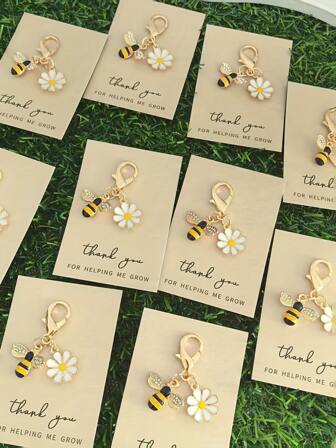 Set de 10 llaveros mini lindos con diseño de abeja y margarita, colgante de bolso, cadena de bolso, dije de bolso, decoración de bolso, diseño de tema animal de moda, adecuado para colgar en bolsos, llaveros, llaves de coche, regalo perfecto para el Día de la Madre, Día del Padre, nueva temporada escolar y temporada de graduación
