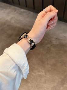 The New Leather Strap Is Compatible With Apple Watch Straps, Apple Watch 10/8/9/7/6/5/4/3/2/1 Series Straps, And Apple Watch Ultra40mm 44 41 45 49 42 38mm Women's Fashion Bracelet Accessories. Wearing It Is Neither Stuffy Nor Comfortable, Very Suitable For The Wrist - Black Gold - View 5